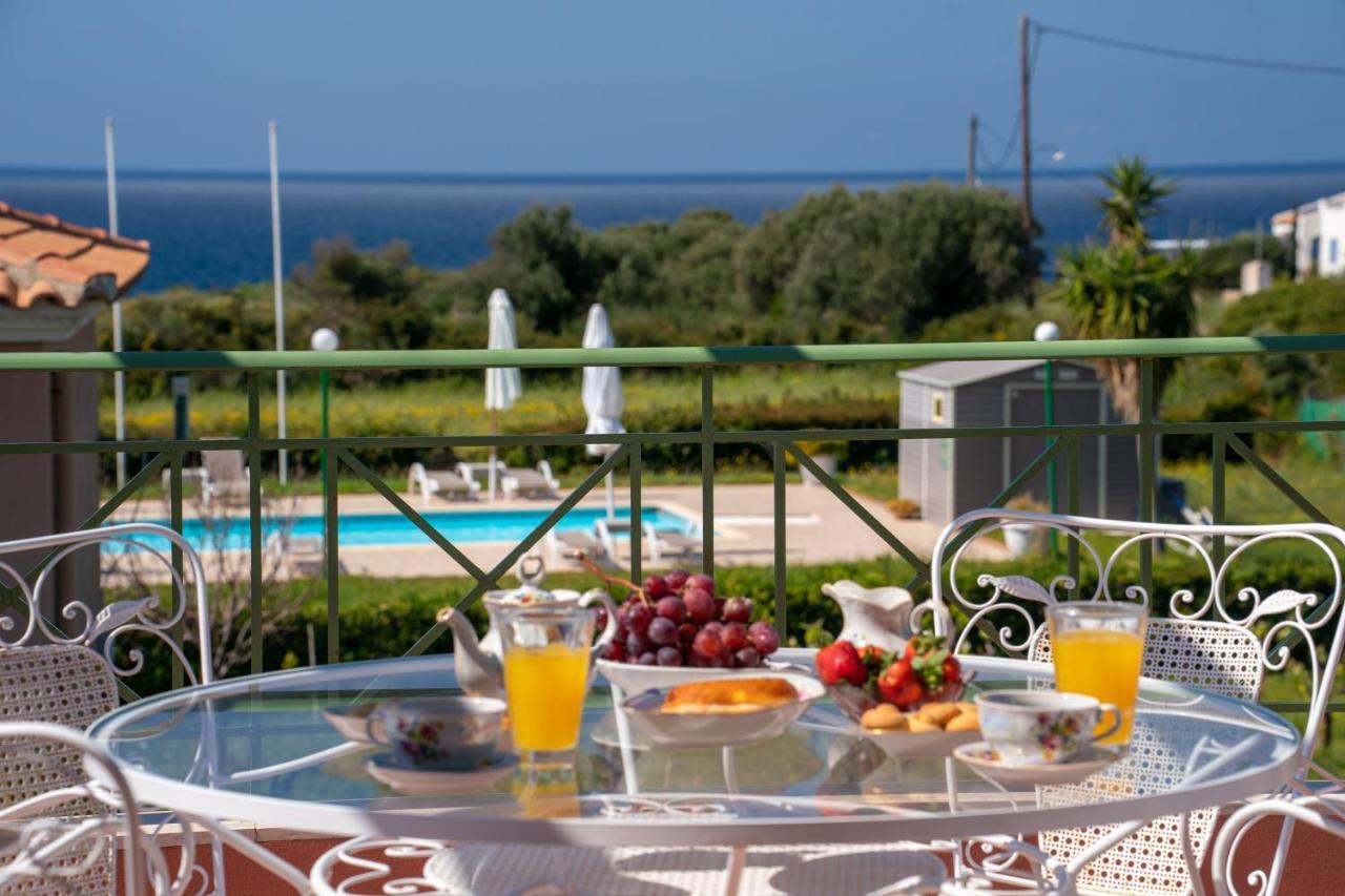 Monambeles Villas Svoronata Esterno foto