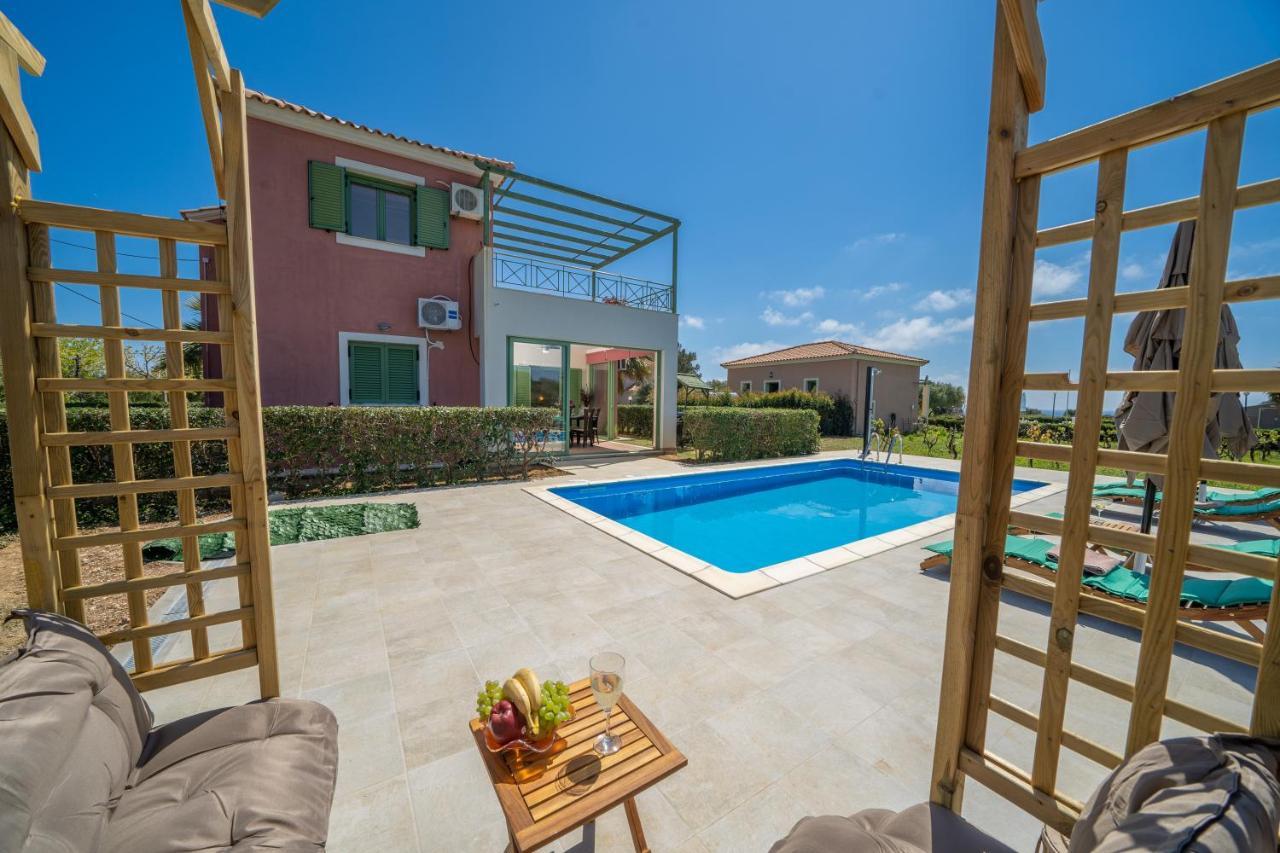 Monambeles Villas Svoronata Esterno foto