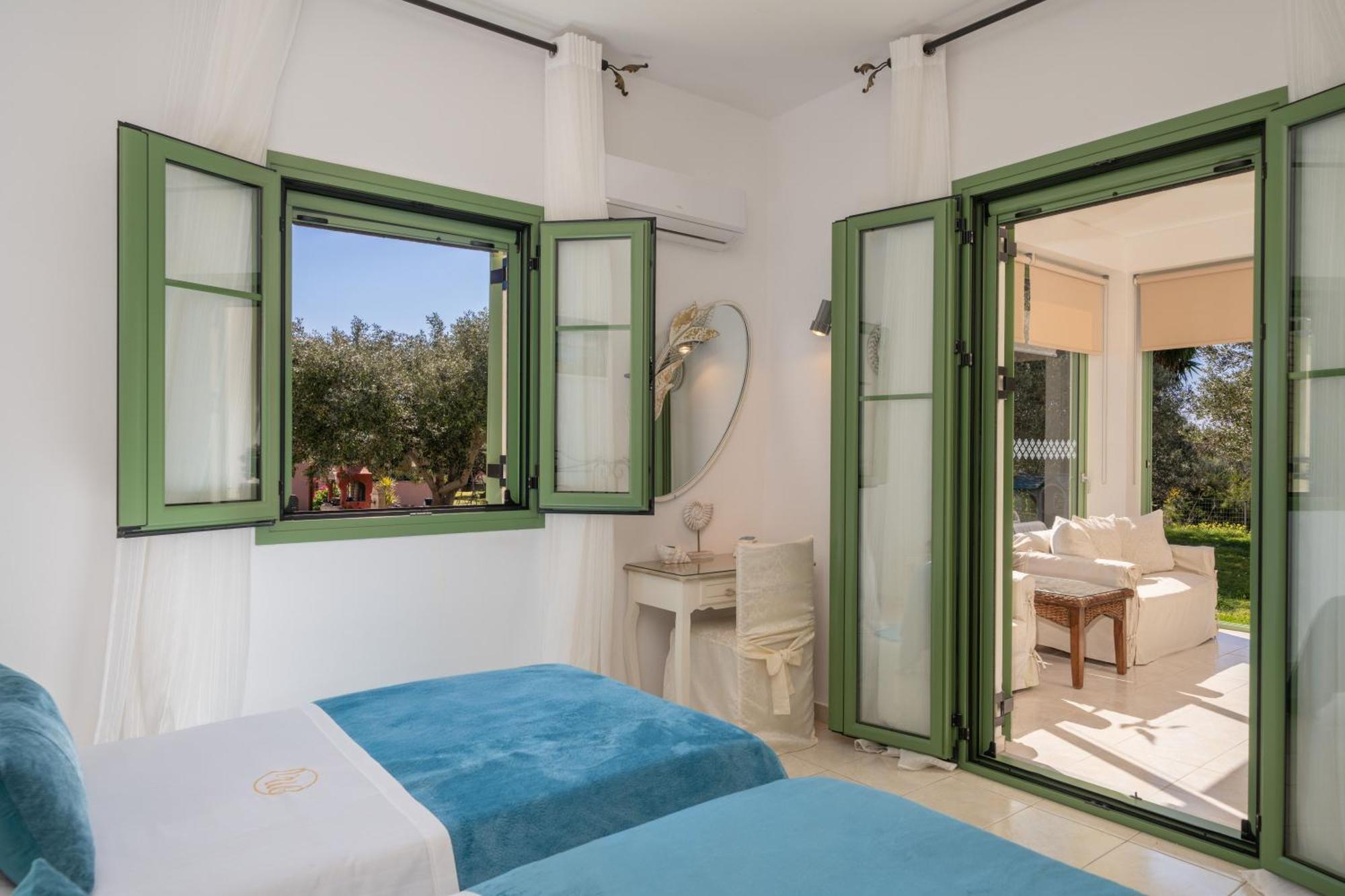Monambeles Villas Svoronata Esterno foto