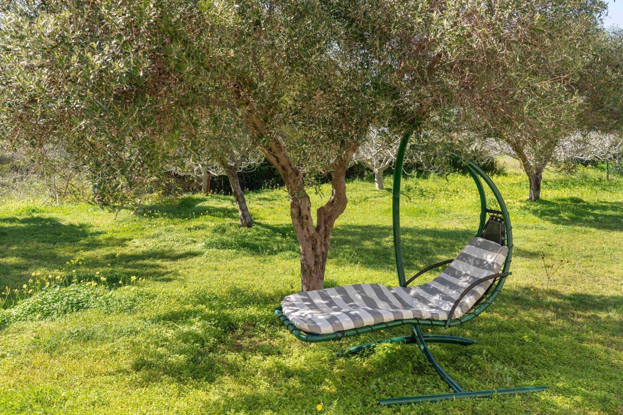 Monambeles Villas Svoronata Esterno foto