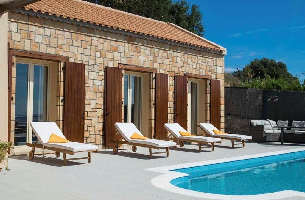 Monambeles Villas Svoronata Esterno foto